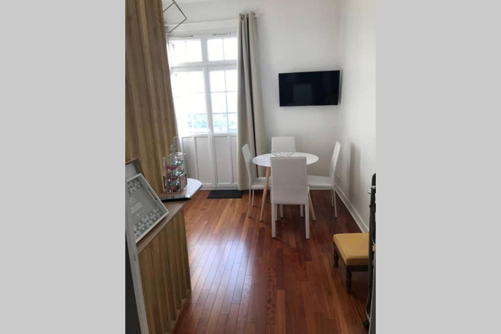 Le De La Apartment *